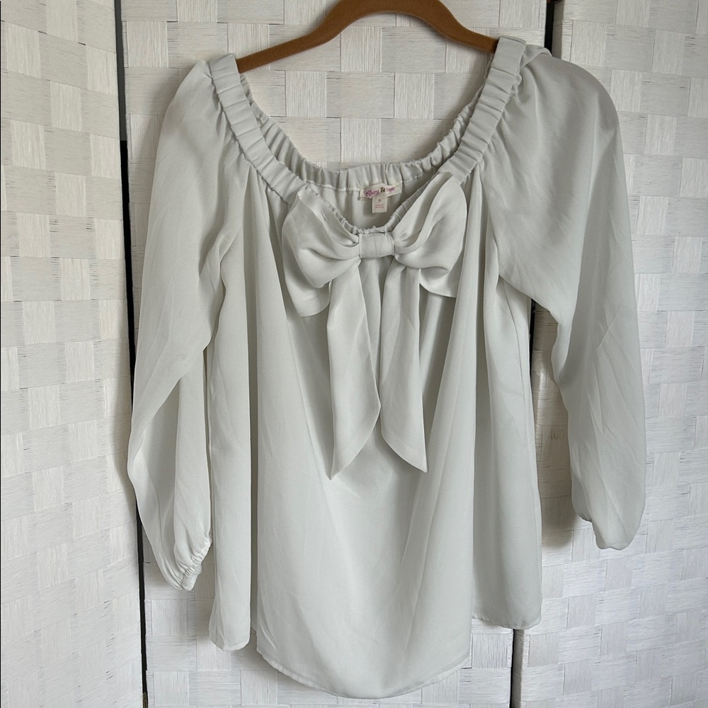 Riley & Rae White Blouse with Bow Accent
